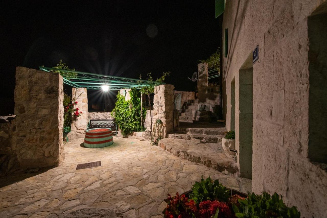 Villa Pristinus Krstatice Exteriér fotografie