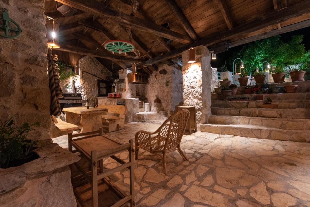 Villa Pristinus Krstatice Exteriér fotografie
