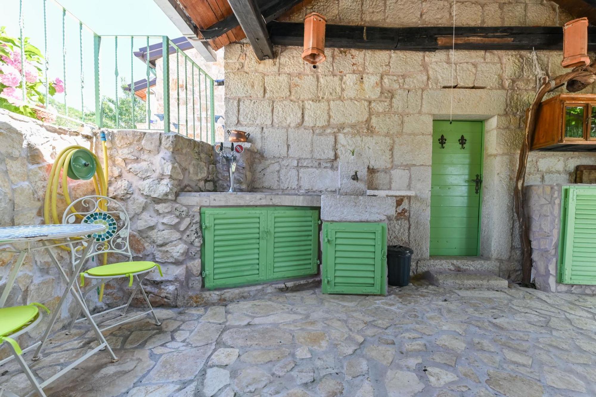 Villa Pristinus Krstatice Exteriér fotografie